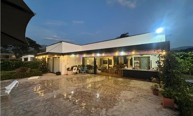 Venta Finca en Sopetrán, 2.800 mts, unidad cerrada 1 solo nivel