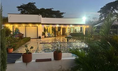Venta Finca en Sopetrán, 2.800 mts, unidad cerrada 1 solo nivel