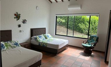 Venta Finca en Sopetrán, 2.800 mts, unidad cerrada 1 solo nivel