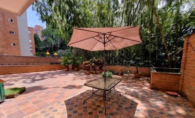 Apartamento con terraza en venta El Poblado - Castropol