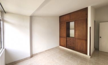 ARRIENDO CASA COMERCIAL  AVENIDA LAGOS 3