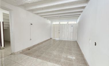 ARRIENDO CASA COMERCIAL  AVENIDA LAGOS 3
