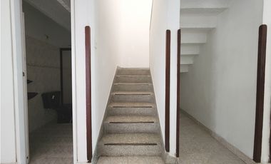 ARRIENDO CASA COMERCIAL  AVENIDA LAGOS 3