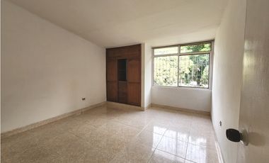ARRIENDO CASA COMERCIAL  AVENIDA LAGOS 3