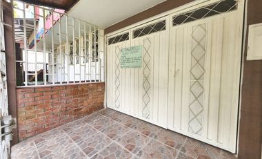 ARRIENDO CASA COMERCIAL  AVENIDA LAGOS 3