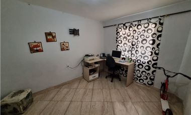Venta de casa segundo piso con apartaestudio