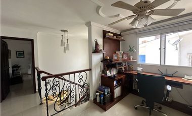 Hermosa Casa Conjunto de 2 niveles en Villa Santos