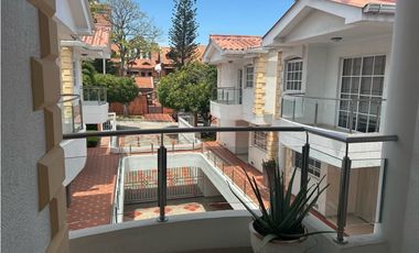 Hermosa Casa Conjunto de 2 niveles en Villa Santos
