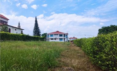 VENTA ESPECTACULAR LOTE DENTRO DEL MEJOR CONDOMINIO DE CHINAUTA