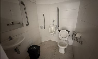 SE ARRIENDA HERMOSO Y AMPLIO LOCAL EN BULEVAR BOLIVAR