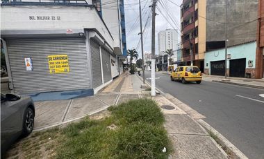 SE ARRIENDA HERMOSO Y AMPLIO LOCAL EN BULEVAR BOLIVAR