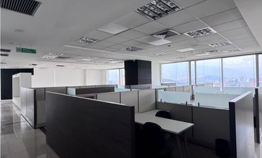 SE  VENDE O SE ARRIENDA  OFICINA EN EL POBLADO