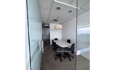 SE  VENDE O SE ARRIENDA  OFICINA EN EL POBLADO