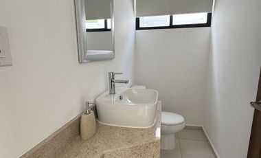 Casa de una planta en venta en privada Cholul.
