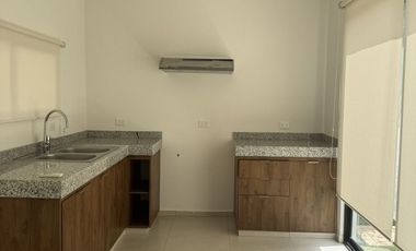Casa de una planta en venta en privada Cholul.
