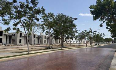 Casa de una planta en venta en privada Cholul.
