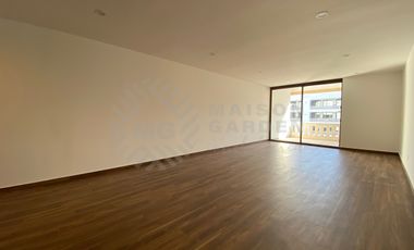 Departamento en Venta en Real Antigua, Zona Esmeralda, con 4 recámaras