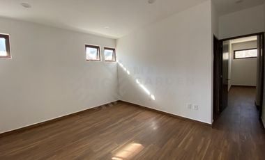Departamento en Venta en Real Antigua, Zona Esmeralda, con 4 recámaras