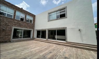 EN SAN JERÓNIMO, VENTA DE AMPLIA CASA EN CONDOMINIO