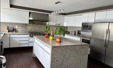 EN SAN JERÓNIMO, VENTA DE AMPLIA CASA EN CONDOMINIO