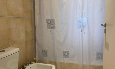 Casa en venta / alquiler, pileta. 3 dormitorios. Barrio Cerrado, Escobar