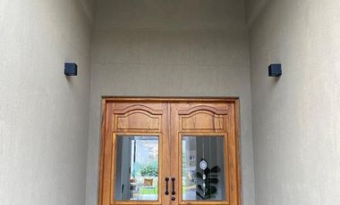 Casa en venta / alquiler, pileta. 3 dormitorios. Barrio Cerrado, Escobar