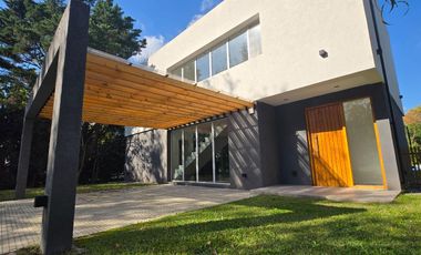 Casa en venta a estrenar en Golfersc.c.  Apto crédito.