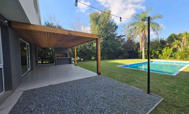 Casa en venta a estrenar en Golfersc.c.  Apto crédito.