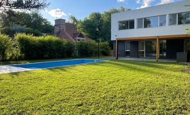 Casa en venta a estrenar en Golfersc.c.  Apto crédito.
