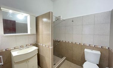 Casa en Alquiler en tomas guido al 500, moron