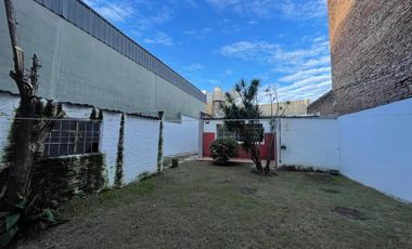 Casa en Alquiler en tomas guido al 500, moron