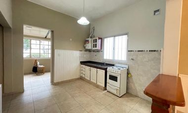 Casa en Alquiler en tomas guido al 500, moron