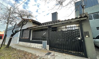 Casa en Alquiler en tomas guido al 500, moron