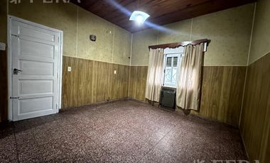 Venta de casa de 3 ambientes con cochera3 en Villa Dominico