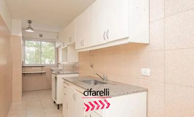 Alquiler - 4 ambientes - cochera - con balcon al frente