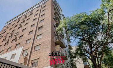 Alquiler - 4 ambientes - cochera - con balcon al frente
