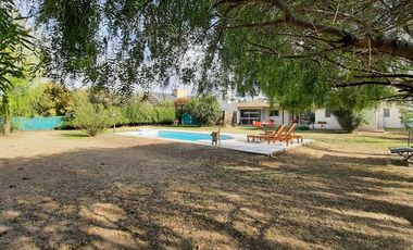 Casa en Los Mimbres - Barrio Cerrado