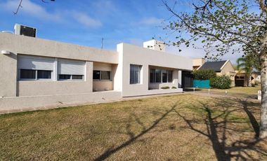 Casa en Los Mimbres - Barrio Cerrado