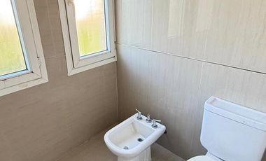 Importante casa de categoría de 4 dormitorios en VENTA en country Las Yungas, Yerba Buena