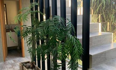Casa amoblada en alquiler, barrio San Benito, lote al río