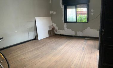 Casa con fondo en ALQUILER