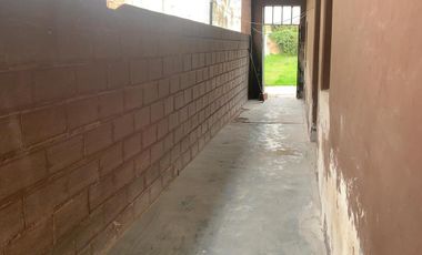 Casa con fondo en ALQUILER