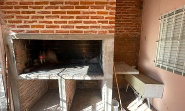 Casa en alquiler lujan calle Guiraldes 354