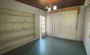 Casa en alquiler lujan calle Guiraldes 354