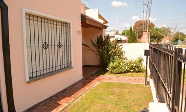Casa en alquiler lujan calle Guiraldes 354
