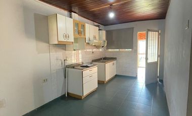 Casa en alquiler lujan calle Guiraldes 354
