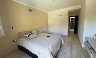 VENDE CASA EN BARRIO PRIVADO LA COMARCA, 3 DORMITORIOS