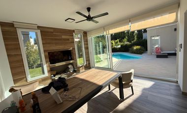 VENDE CASA EN BARRIO PRIVADO LA COMARCA, 3 DORMITORIOS