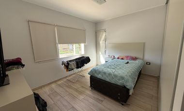 VENDE CASA EN BARRIO PRIVADO LA COMARCA, 3 DORMITORIOS