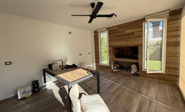 VENDE CASA EN BARRIO PRIVADO LA COMARCA, 3 DORMITORIOS